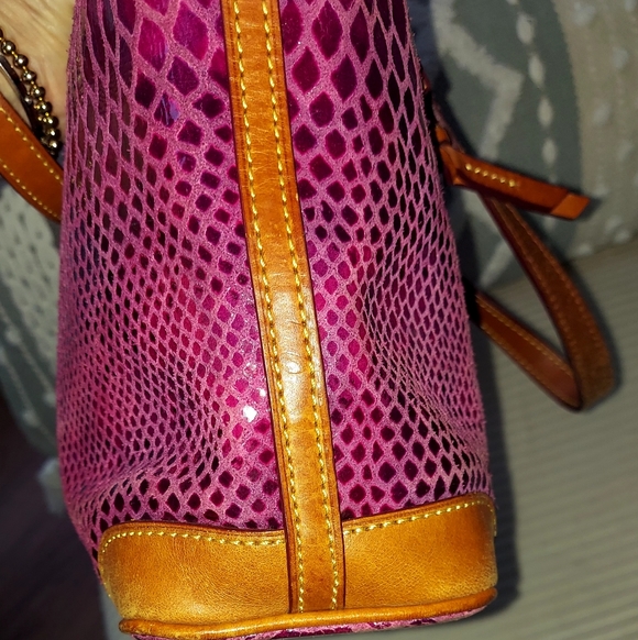 Dooney & Bourke CHARLESTON Purple and Tan Tote Bag - Picture 4 of 8